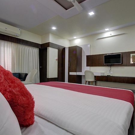 Hotel Le Grande บิจาปุร์ ภายนอก รูปภาพ