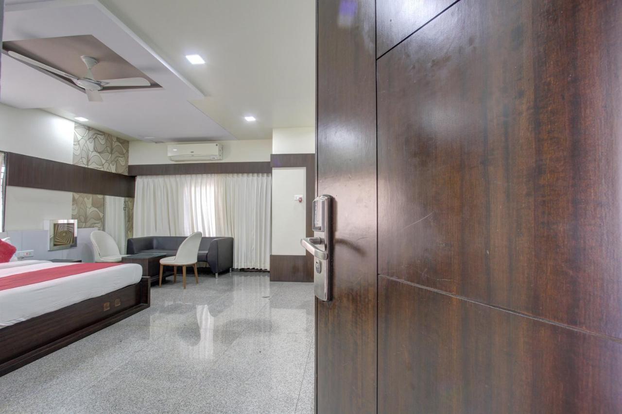 Hotel Le Grande บิจาปุร์ ภายนอก รูปภาพ