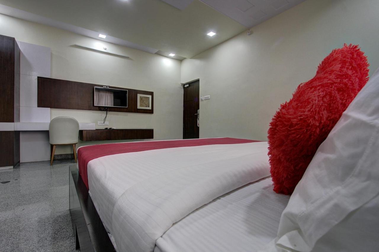 Hotel Le Grande บิจาปุร์ ภายนอก รูปภาพ