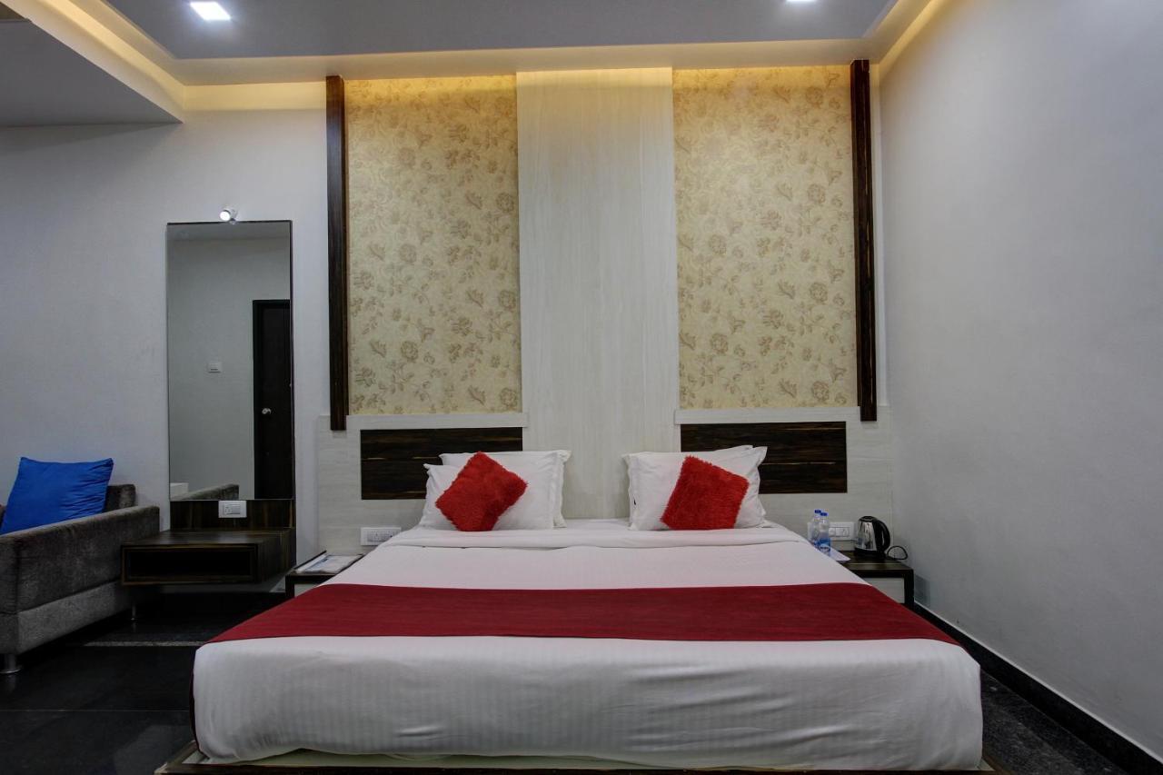 Hotel Le Grande บิจาปุร์ ภายนอก รูปภาพ
