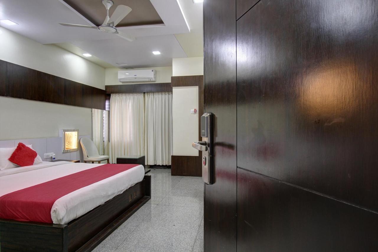 Hotel Le Grande บิจาปุร์ ภายนอก รูปภาพ