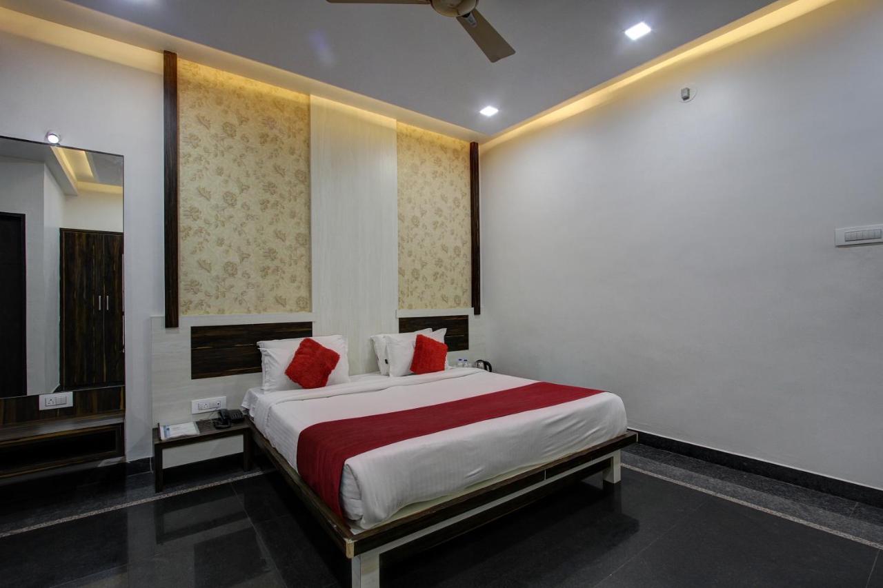 Hotel Le Grande บิจาปุร์ ภายนอก รูปภาพ
