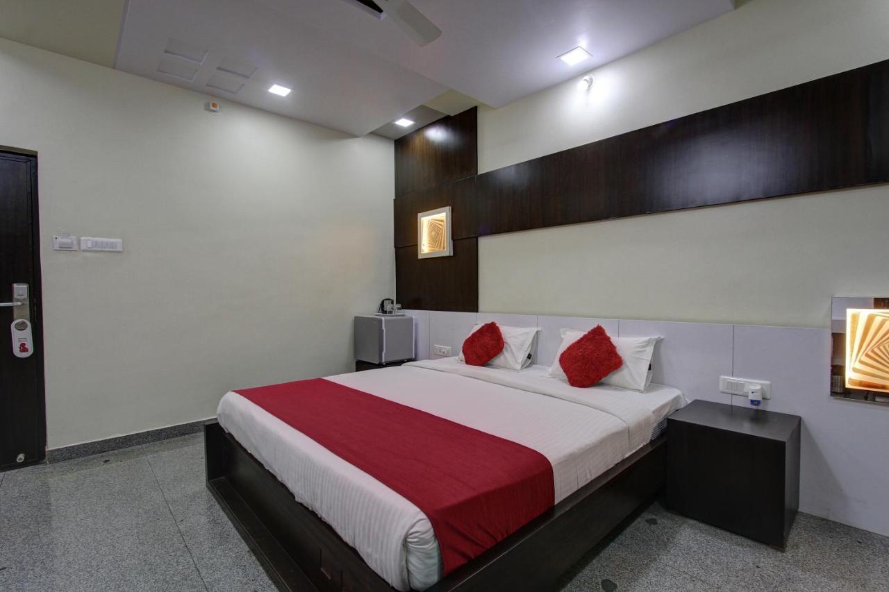 Hotel Le Grande บิจาปุร์ ภายนอก รูปภาพ